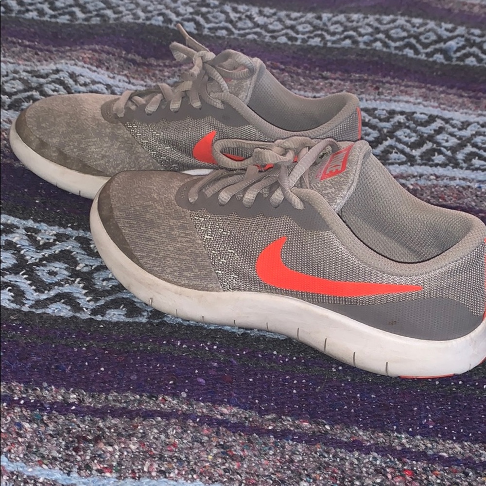 Nike Sneakers 👟 🍊